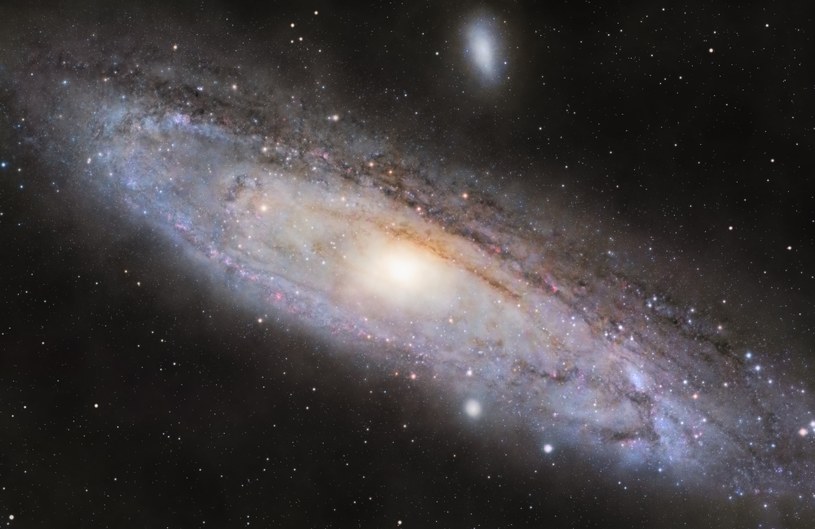 Zdjęcie M31, galaktyki spiralnej w gwiazdozbiorze Andromedy /123RF/PICSEL