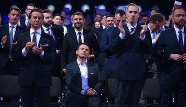 Zdjęcie mówi wszystko. Dlaczego Mentzen nie wstał?