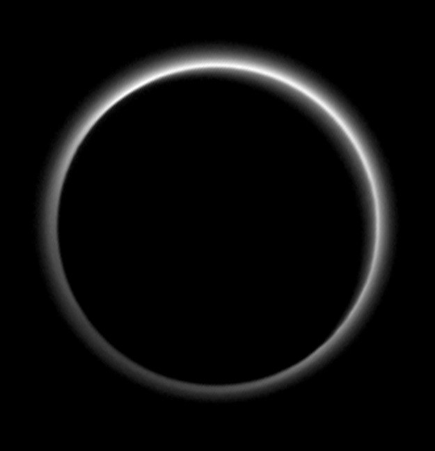 Zdjęcie Plutona pod Słońce /NASA