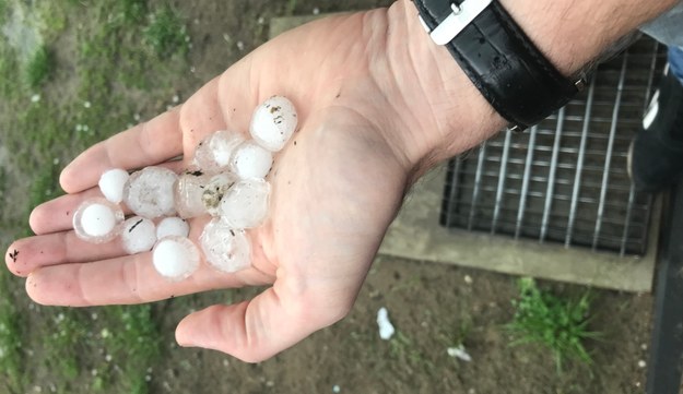 Zdjęcie po burzy z gradem w miejscowości Groble na Podkarpaciu /Gorąca Linia RMF FM /