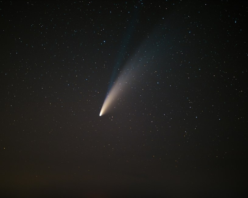 Zdjęcie przedstawia kometę C2020F3 Neowise odkrytą 27 marca 2020 roku. /123RF/PICSEL