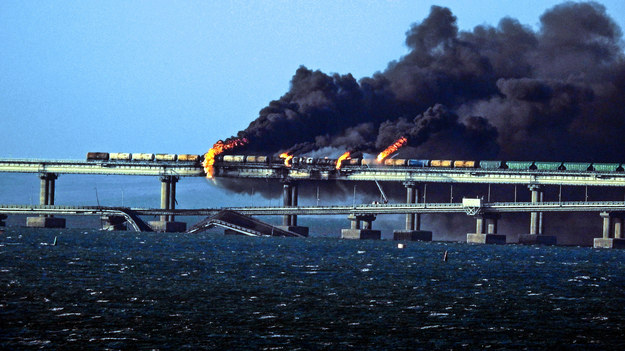 Zdjęcie przedstawiające atak na Most Krymski w październiku 2022 roku /Vladimir Mordunov /PAP/Newscom