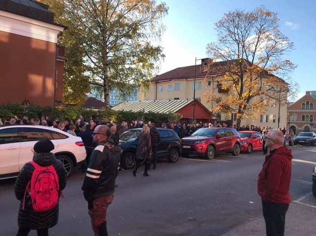 Zdjęcie przesłane przez słuchacza ze Sztokholmu. To kolejka przed konsulatem /Gorąca Linia RMF FM /Gorąca Linia RMF FM