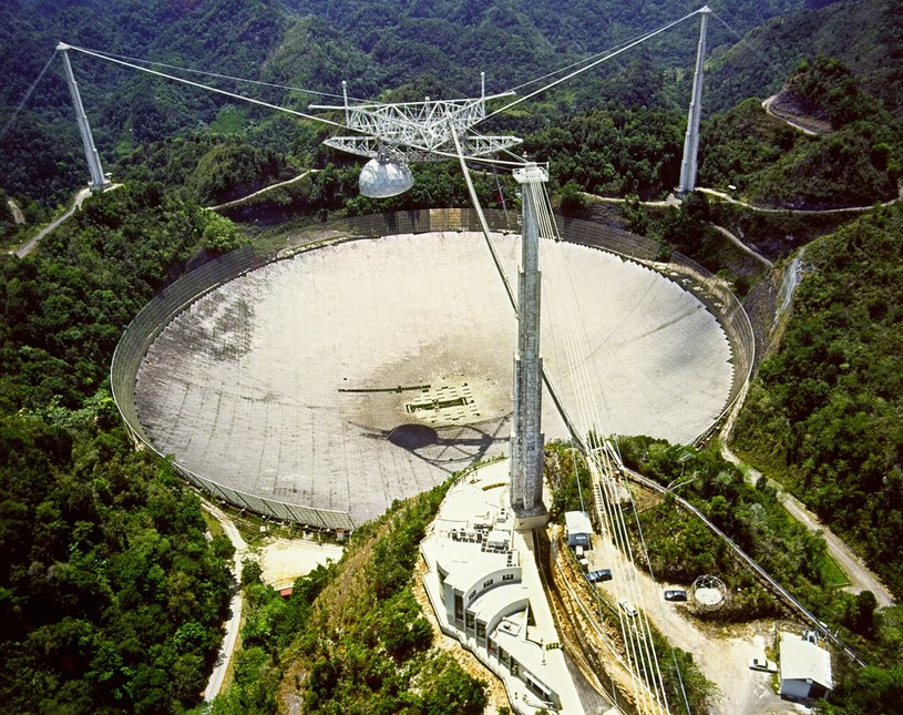 Zdjęcie radioteleskopu z 2006 roku /AFP