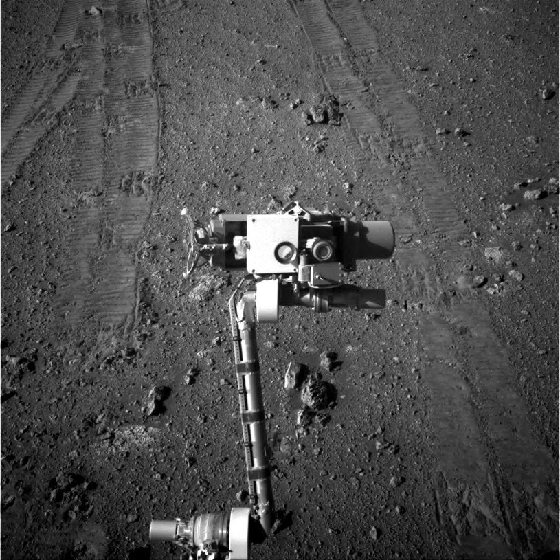 Zdjęcie ramienia łazika Opportunity, wykonane podczas sol 5000 misji /NASA