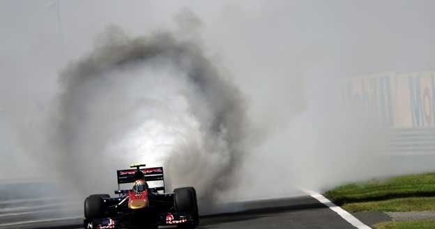 Zdjęcie Roku agencji AFP. Palące się Toro Rosso  Jaime Alguersuariego na  Hungaroringu /AFP