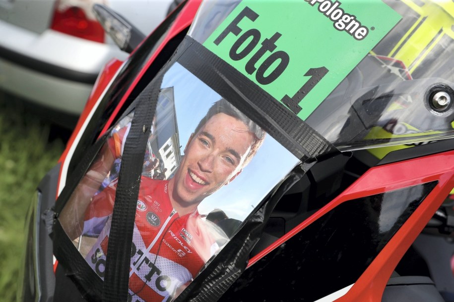 Zdjęcie tragicznie zmarłego Belga Bjorga Lambrechta na motocyklu dla fotoreporterów / 	Grzegorz Momot    /PAP