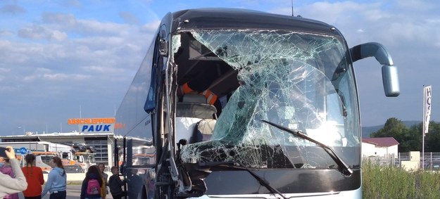 Zdjęcie uszkodzone autobusu dostaliśmy od naszego słuchacza na Gorącą Linię RMF FM /foto. Gorąca Linia RMF  FM /