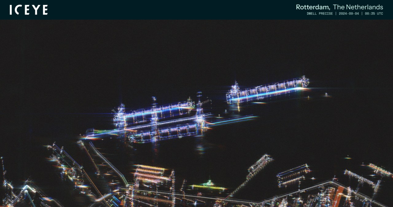 Zdjęcie wykonane przez satelitę SAR firmy ICEYE w technologii ICEYE Dwell Precise, przedstawiające port w Rotterdamie /Iceye /materiały prasowe