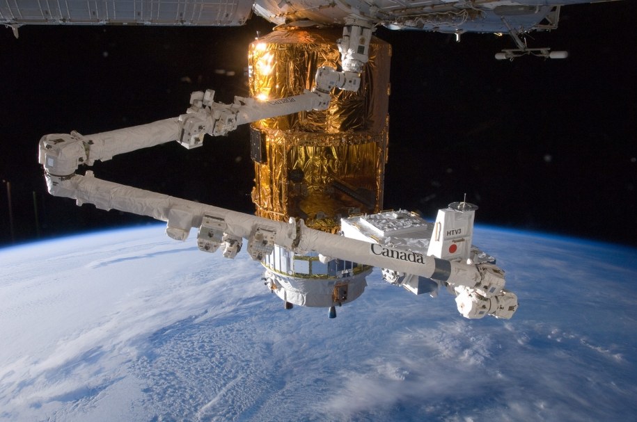Zdjęcie z 2012 roku przedstawiające robota Canadarm2 na Międzynarodowej Stacji Kosmicznej /NASA/HO /PAP/EPA
