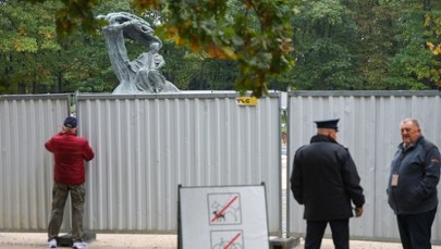 Zdjęcie z Chopinem nie takie proste. Remont w czasie festiwalu