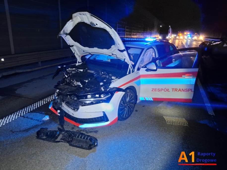 Zdjęcie z miejsca kolizji /Raporty Drogowe Autostrada A1 / Facebook /