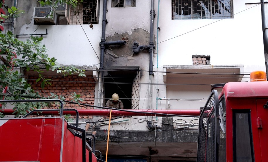 Zdjęcie z miejsca pożaru hotelu w Kalkucie /PIYAL ADHIKARY    /PAP/EPA