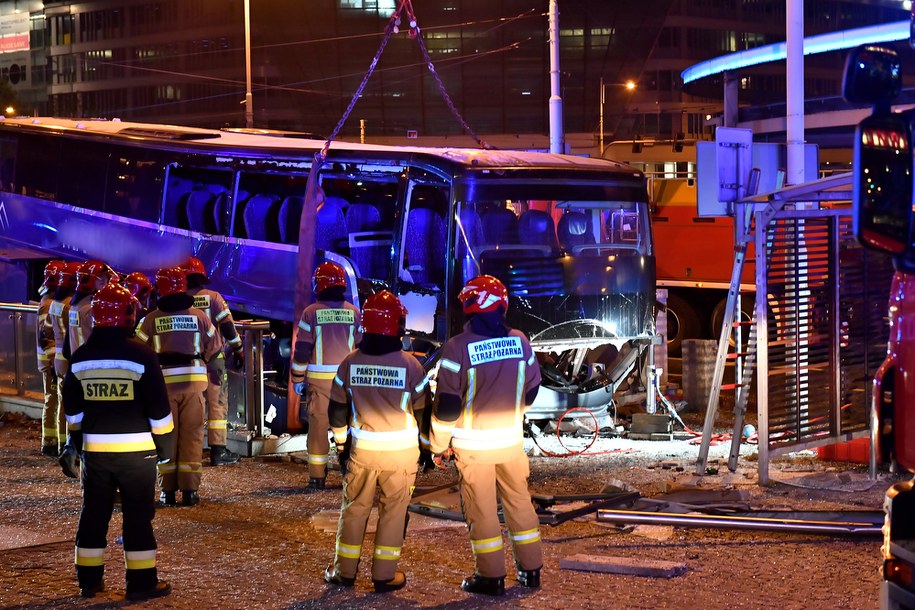 Zdjęcie z miejsca tragicznego wypadku / 	Maciej Kulczyński    /PAP
