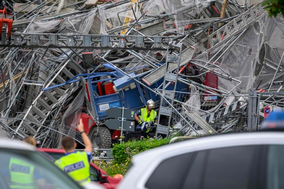 Zdjęcie z miejsca wypadku w Lozannie /FABRICE COFFRINI /East News/AFP