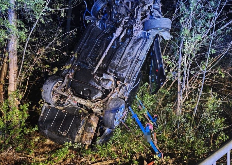 Zdjęcie z miejsca wypadku w miejscowości Zagroda na Lubelszczyźnie /KPP Krasnystaw /Policja