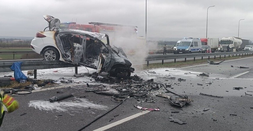 Zdjęcie z miejsca wypadku w Trzebownisku /KMP Rzeszów /Policja