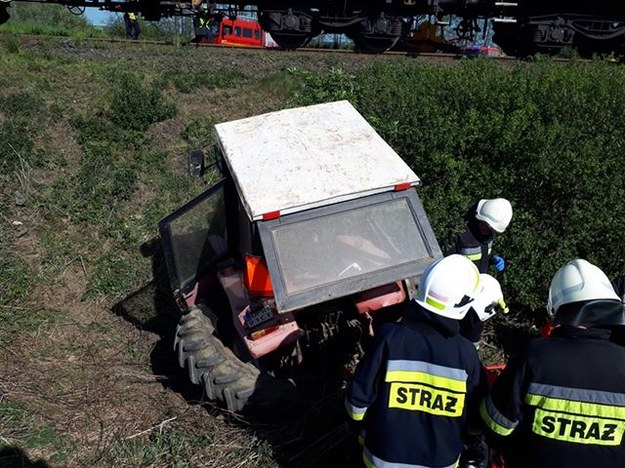 Zdjęcie z miejsca wypadku /OSP Racławice Śląskie /