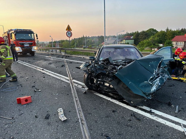 Zdjęcie z miejsca wypadku /KP PSP w Ostrowcu Świętokrzyskim /PAP