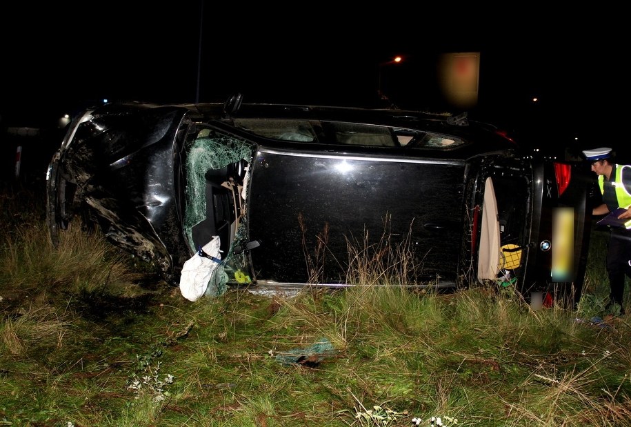 Zdjęcie z miejsca wypadku /KMP w Piotrkowie Trybunalskim /Policja