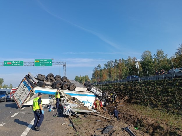 Zdjęcie z miejsca wypadku /KW PSP Olsztyn /