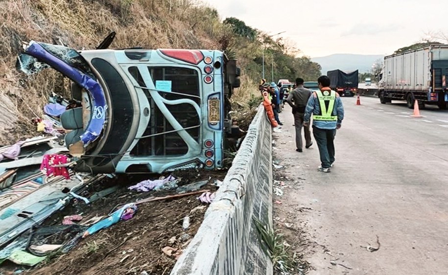 Zdjęcie z miejsca wypadku /THAI HIGHWAY POLICE / HANDOUT /PAP/EPA