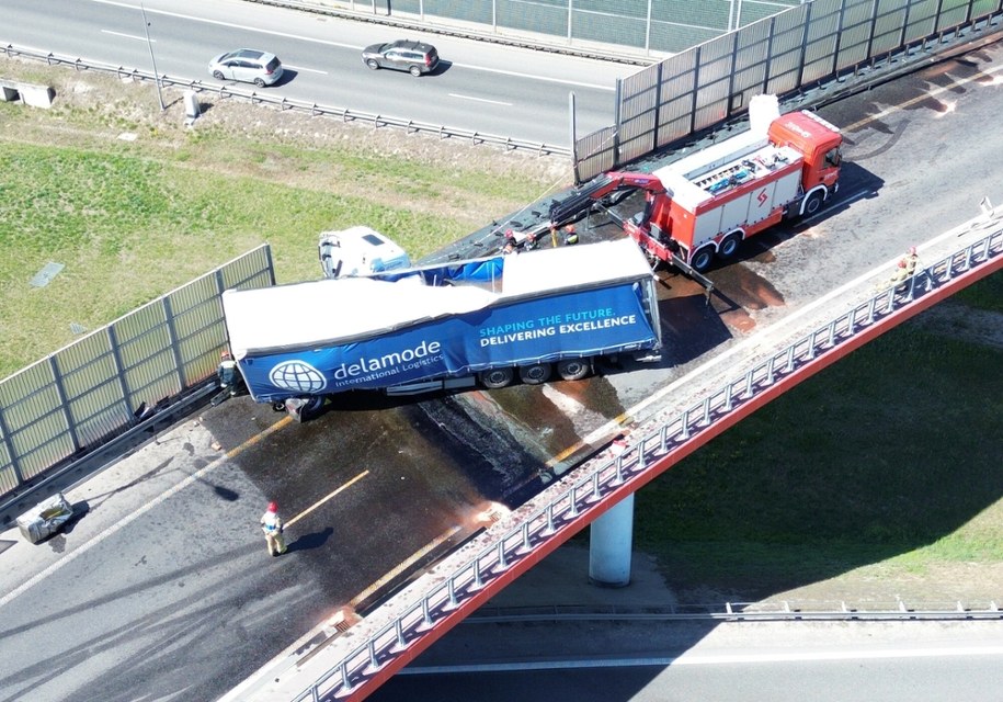 Zdjęcie z miejsca wypadku /	Wojciech Olkuśnik /East News