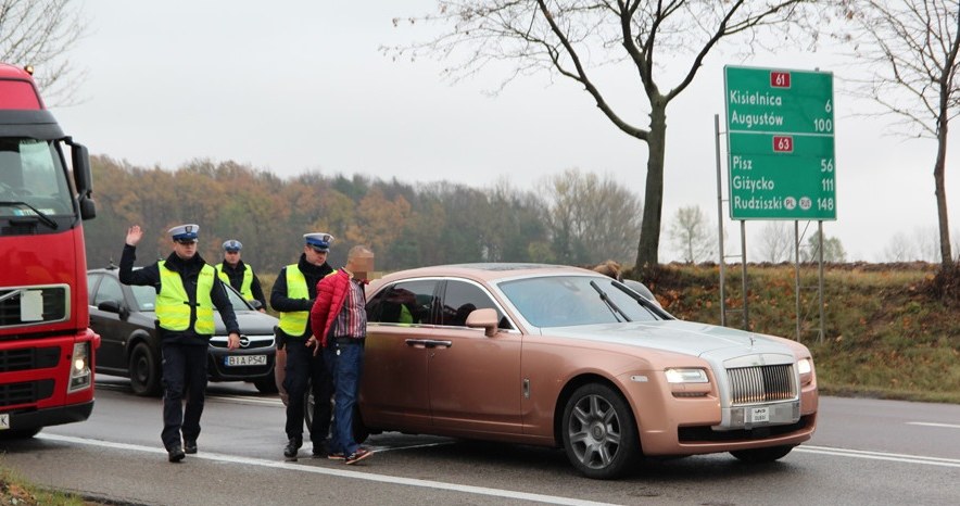 Zdjęcie z miejsca zatrzymania dubajskiego Rolls-Royce'a /www.mylomza.pl /Informacja prasowa