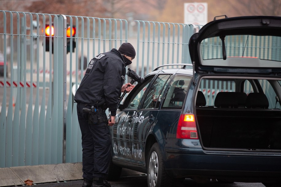 Zdjęcie z miejsca zdarzenia /JEAN-MARC WIESNER  /PAP/EPA