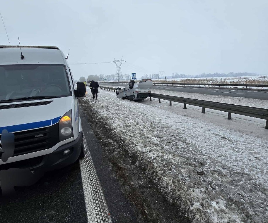 Zdjęcie z miejsca zdarzenia /OSP Koszwały /