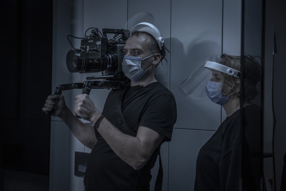 Zdjęcie z planu "Innych ludzi" /Madants & Warner Bros. Entertainment Inc / Anna Włoch /Materiały prasowe