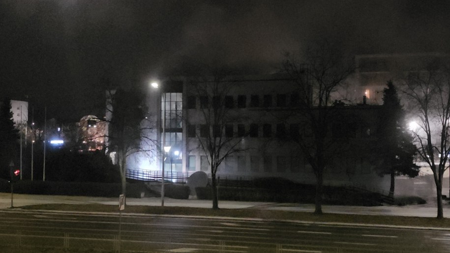 Zdjęcie z pożaru kieleckiego oddziału Narodowego Banku Polskiego otrzymaliśmy na Gorącą Linię RMF FM /RMF FM