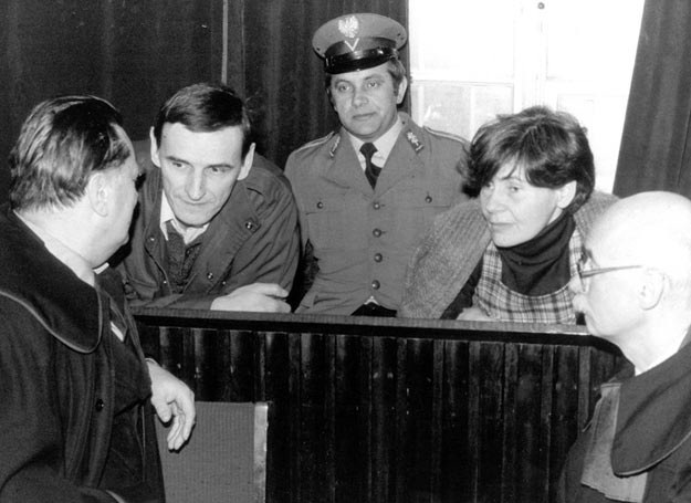 Zdjęcie z procesu Zofii i Zbigniewa Romaszewskich 17.02.1983 r._fot. Wojciech Laski /East News
