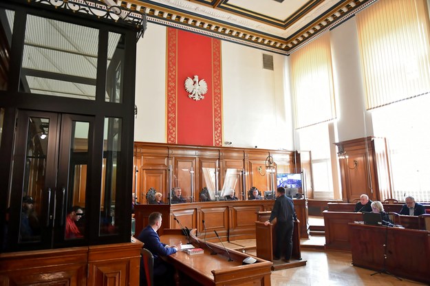 Zdjęcie z sali gdańskiego sądu, w której odbywa się rozprawa /Adam Warżawa /PAP