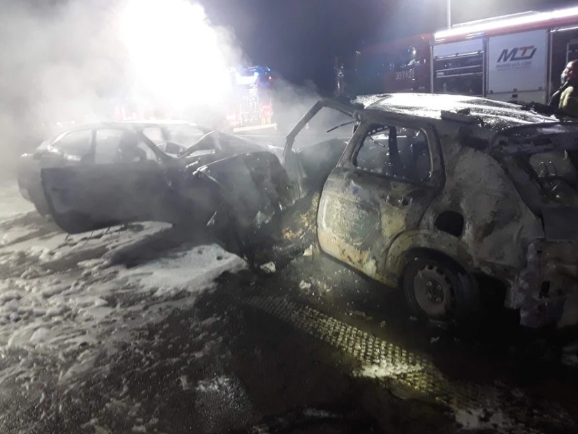 Zdjęcie z wypadku na A1 /Fot. KP PSP w Koluszkach /Państwowa Straż Pożarna /