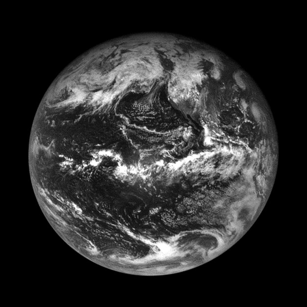 Zdjęcie Ziemi wykonane przez kamerę NavCam1 sondy OSIRIS-REx z odległości 110000 km /Materiały prasowe