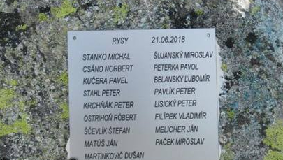 Zdobyli Rysy i zostawili po sobie pamiątkę. Może ich to kosztować nawet 10 tys. euro kary 