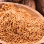 Zdrowa, ale sporadycznie używana przyprawa. Hamuje apetyt, działa przeciwzapalnie i rozkurczowo