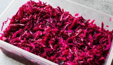 Zdrowa, chrupiąca i bardzo sycąca surówka. Idealna, gdy jesteś na diecie 