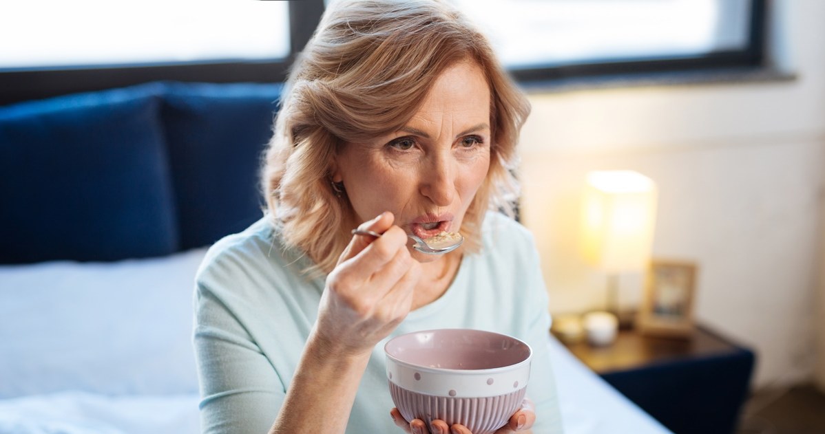Zdrowa dieta wsparta aktywnością fizyczną i ciekawością świata pozwala dłużej zachować dobrą pamięć /123RF/PICSEL