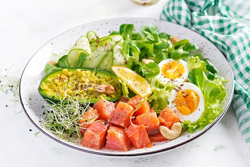 Zdrowe białko i dużo zielonych warzyw - to podstawa diety przeciwzapalnej /123RF/PICSEL