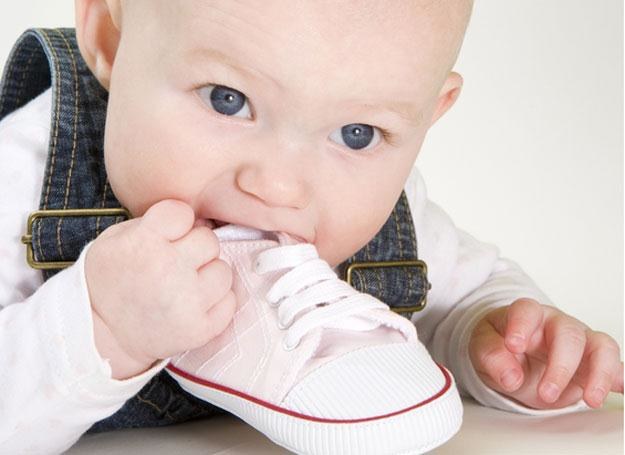 Zdrowemu dziecku nie trzeba kupować obuwia ortopedycznego /&copy; Panthermedia