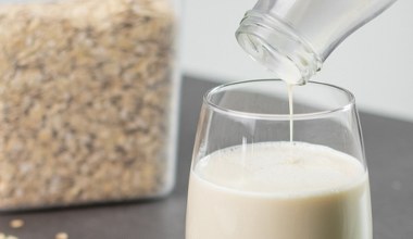 Zdrowsze od krowiego, idealne do kawy, owsianki i napojów. Zrobisz w domu w 15 minut