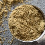 pieprz Zdrowszy od soli, łaskawszy dla żołądka od pieprzu. Mieszanka pieprzu i ziół podkręca smak i wspomaga trawienie