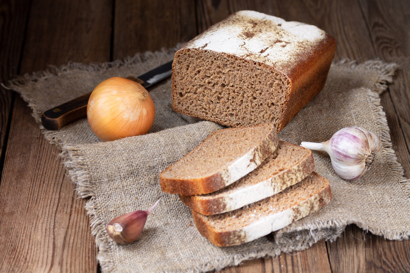Zdrowy, domowy chleb żytni na zakwasie /123RF/PICSEL