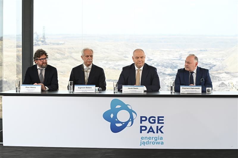 ZE PAK i PGE zawiązały nową spółkę celową. To PGE PAK Elektrownia Jądrowa /Cezary Piwowarski /Polsat News