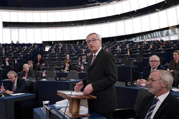 Ze słów Junckera wynika, że jest jednak szansa na kompromis /AFP