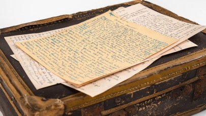 Ze śmietnika do muzeum. Internauci ocalili walizkę z Powstania Warszawskiego