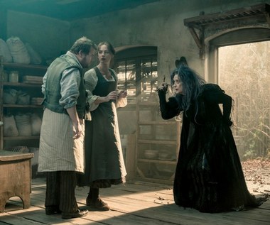 Ze Streep aktorka spotkała się ponownie na planie osiem lat później - przy okazji pracy nad musicalem "Tajemnice lasu" (2014) Roba Marshalla. "Moja postać rozpaczliwie pragnie dziecka. Aby zdjąć ze swojej rodziny klątwę, musi przynieść z lasu pewne rzeczy zgodnie z nakazem Czarownicy (Streep). Realizując swoją misję, staje się nieustępliwa, zdeterminowana i gotowa na wszystko. Ostatecznie moja postać się rozsypuje. W głębi serca ma dobre serce, jednak porywa ją las i jego moc" - charakteryzowała swoją postać Blunt.  