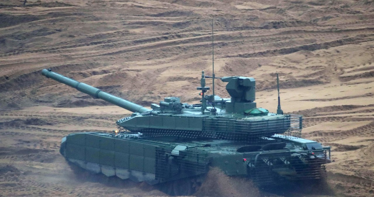 Ze względu na brak zachodniej elektroniki, obecnie T-90M może być pozbawiony nowoczesnych celowników Sosna-U, mających wyróżniać najnowocześniejsze rosyjskie konstrukcje /Wikipedia